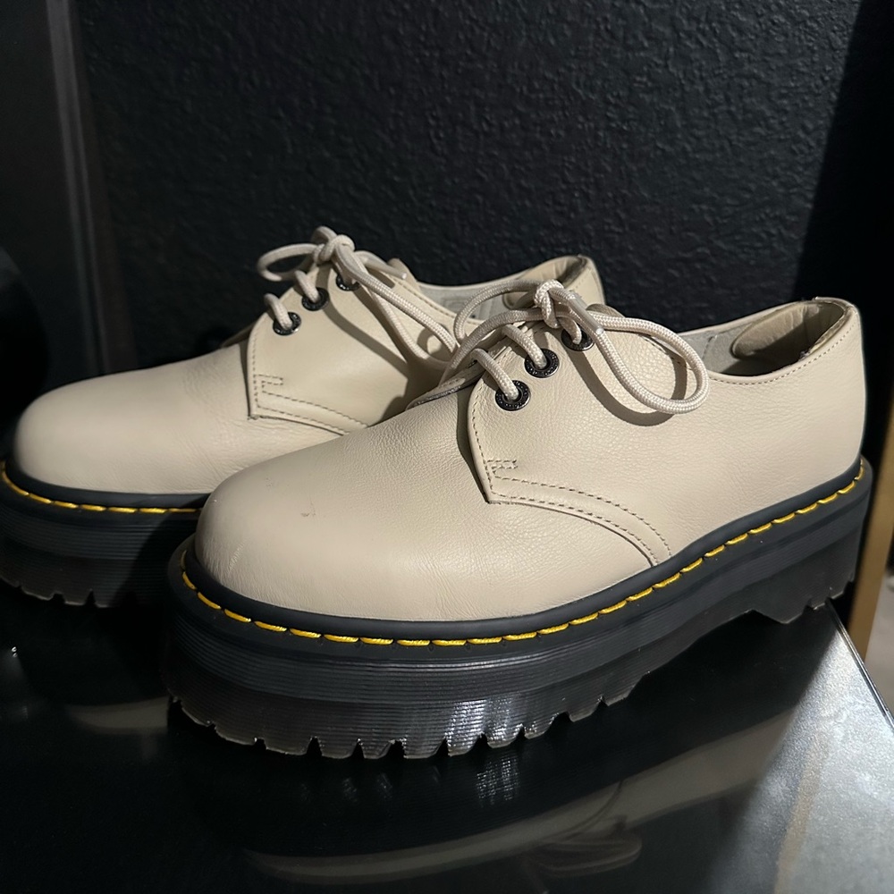 Dr.Martens Tan/Cream Platform Oxfords